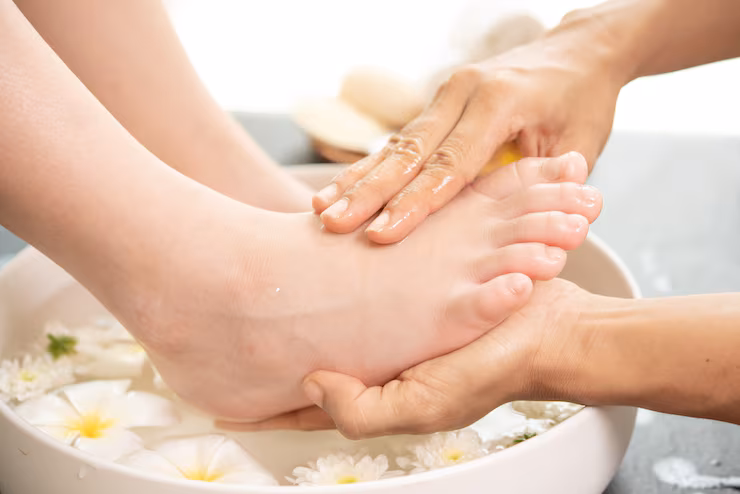 foot-washing-spa-before-treatment-spa-treatment-product-female-feet-hand-spa_1150-37702
